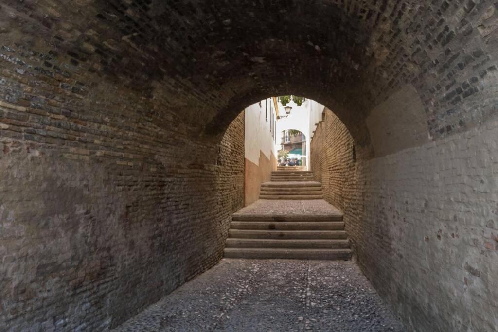 Castilla Triana Courtyard By Valcambre Apartament