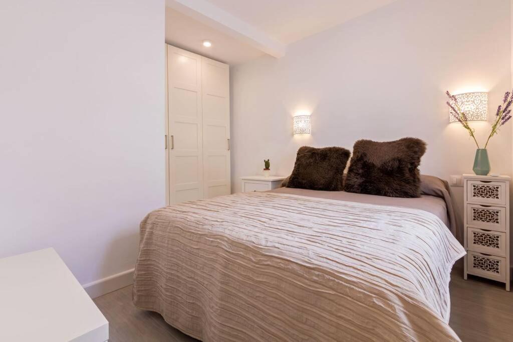 Castilla Triana Courtyard By Valcambre Apartament *