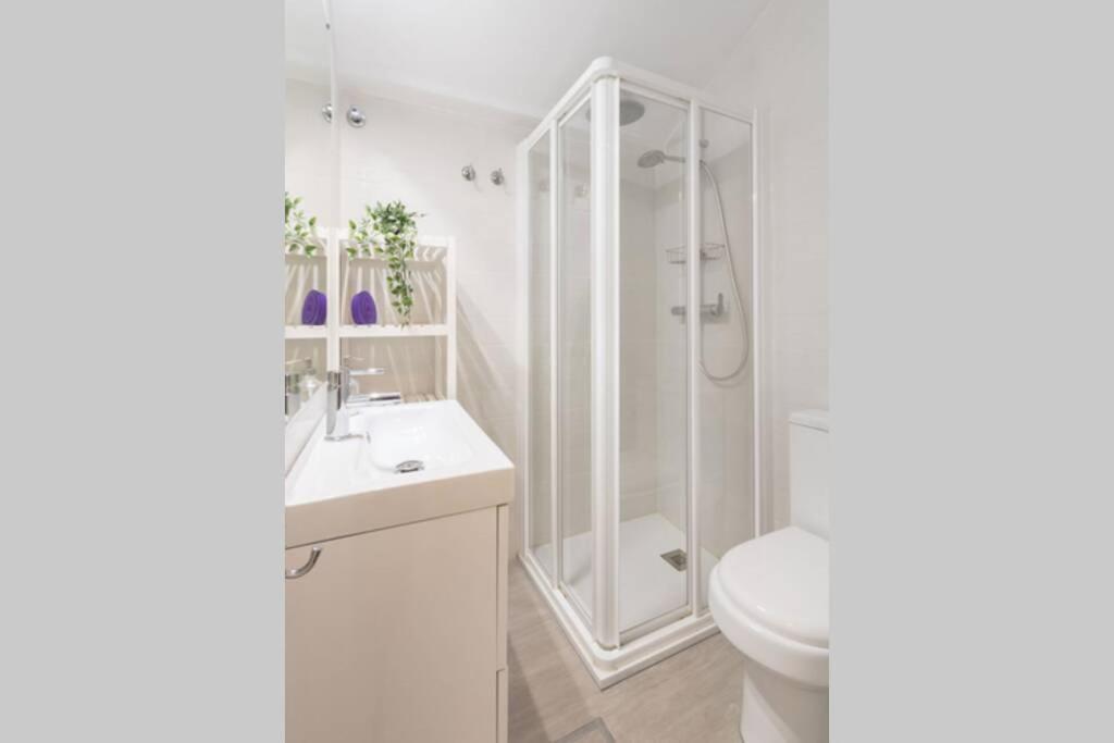 Castilla Triana Courtyard By Valcambre Apartament *